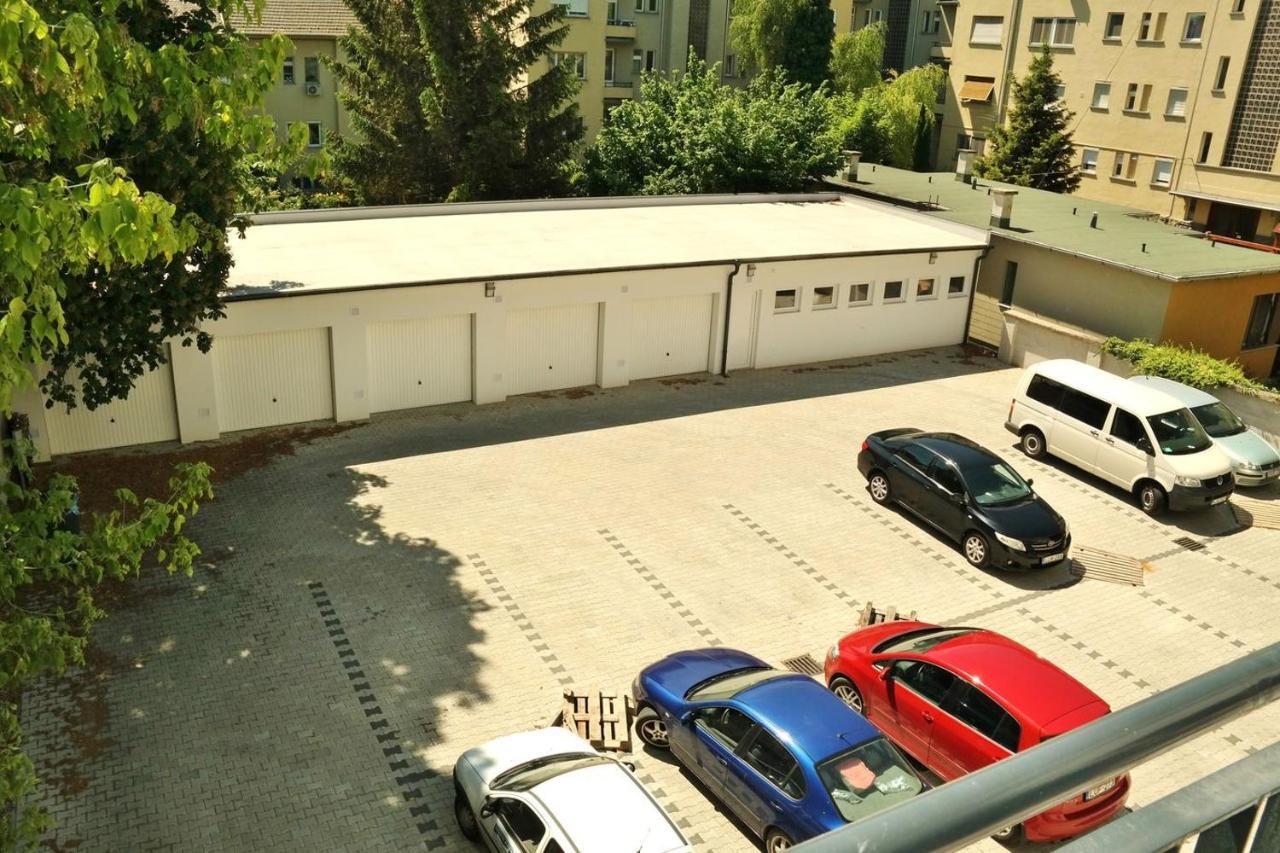 Riverside Apartman With Free Parking Győr Kültér fotó
